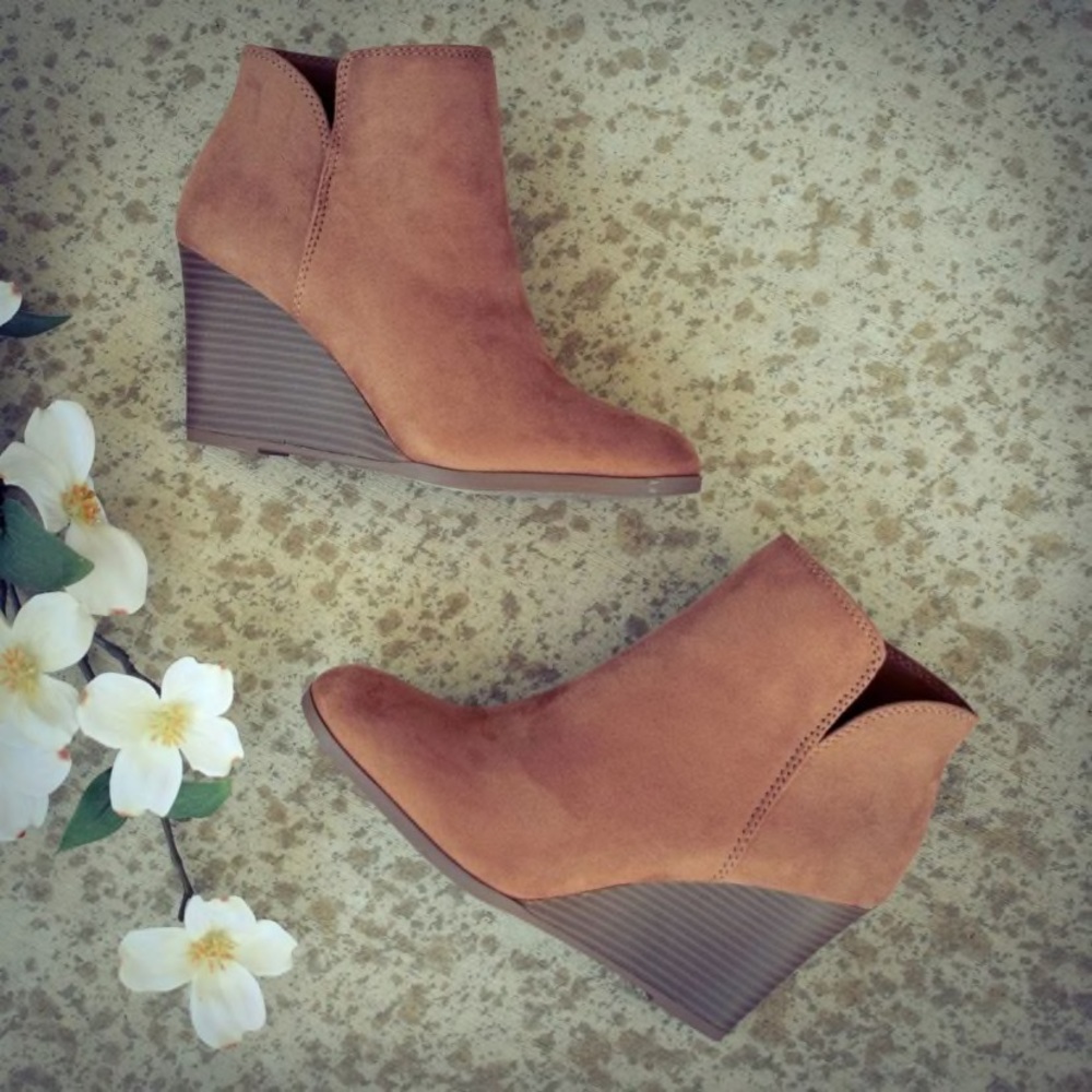 Faux suede brown booties